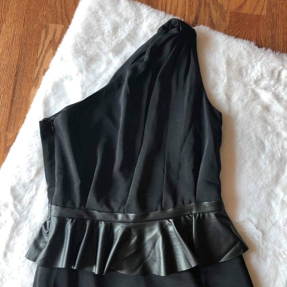 Women's one shoulder black ruffle mini dress size M - Picture 7 of 11